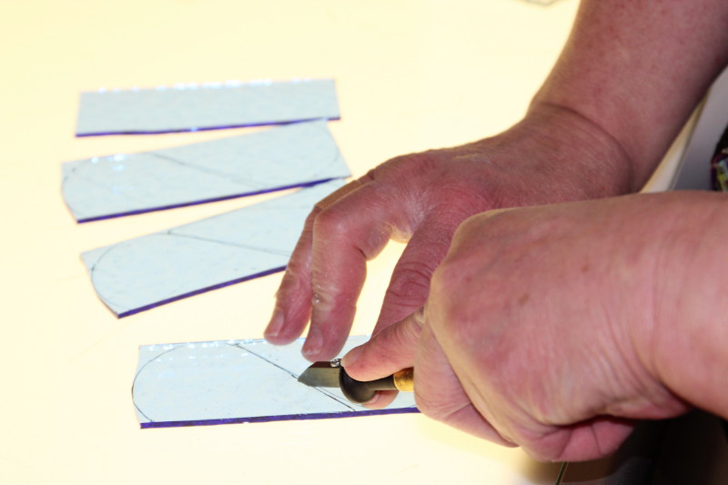 Cutting the glass